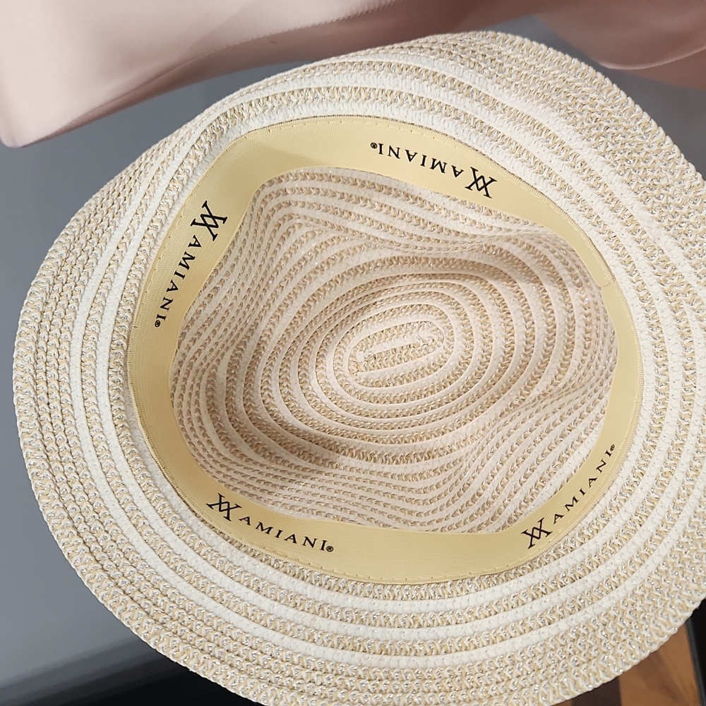 Amiani hat - Picture 3 of 3